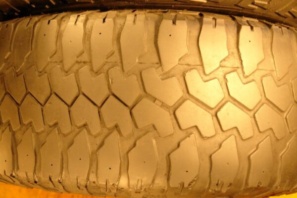 2 used tires LT 315/75/16 MAXXIS - Image 4