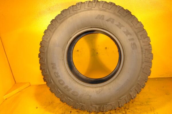 2 used tires LT 315/75/16 MAXXIS - Image 7