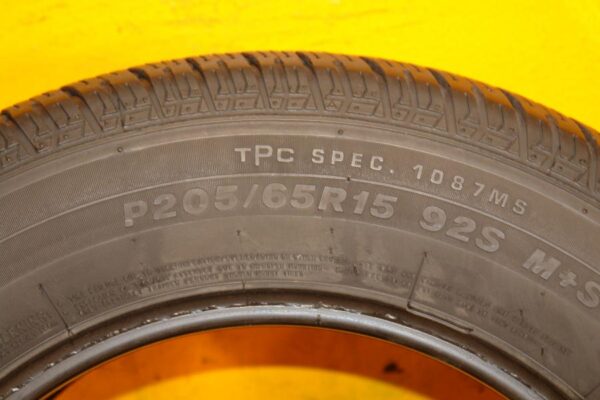 2 used tires 205/65/15 BRIDGESTONE - Image 7