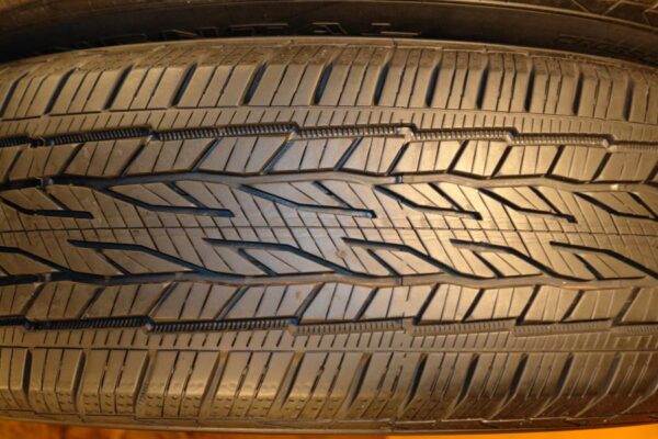 2 used tires 265/65/18 CONTINENTAL - Image 4