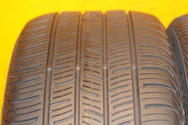 2 used tires 225/50/17 CONTINENTAL - Image 3