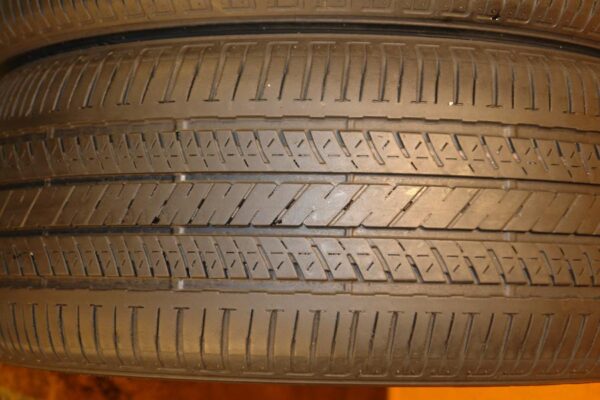 2 used tires 215/50/17 BRIDGESTONE - Image 4