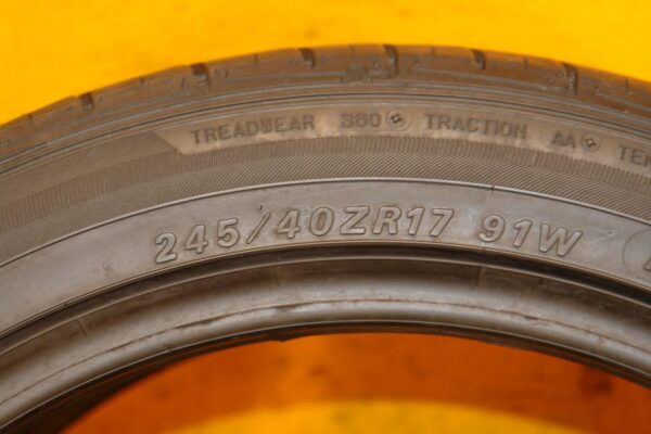 2 used tires 245/40/17 FALKEN - Image 7