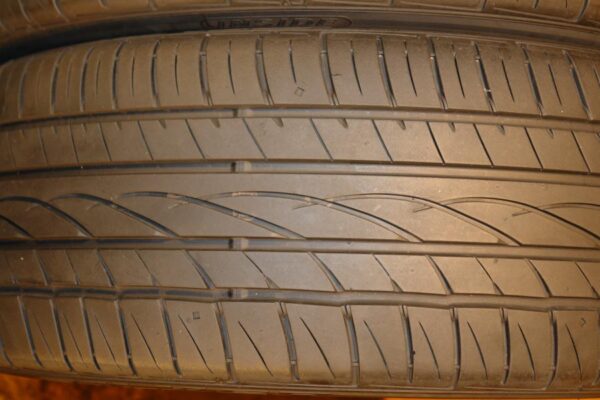 2 used tires 235/45/18 FALKEN - Image 4