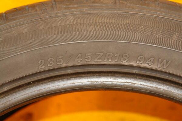 2 used tires 235/45/18 FALKEN - Image 7