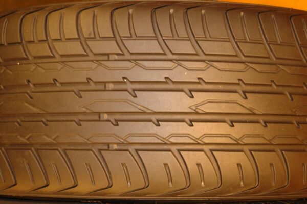 2 used tires 235/45/17 ZENNA - Image 4