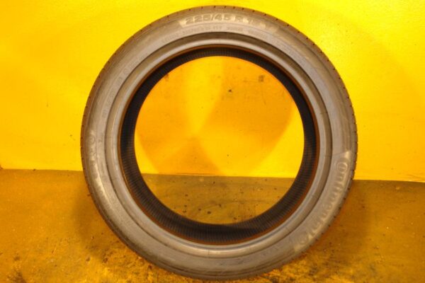 2 used tires 225/45/18 CONTINENTAL - Image 6