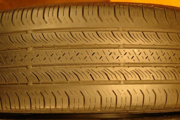 2 used tires 225/55/18 CONTINENTAL - Image 5