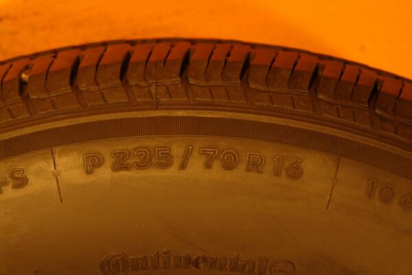 2 used tires 235/70/16 CONTINENTAL - Image 8