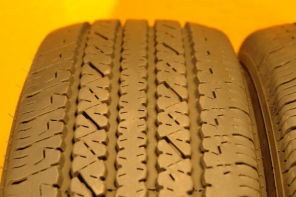 2 used tires LT 245/75/16 BRIDGESTONE - Image 3