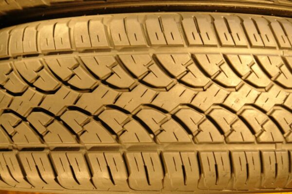 2 used tires 265/70/17 PEGASUS - Image 5