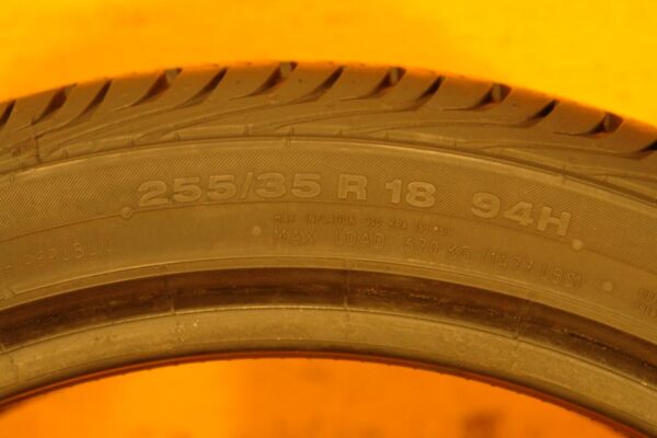 2 used tires 255/35/18 CONTINENTAL - Image 7