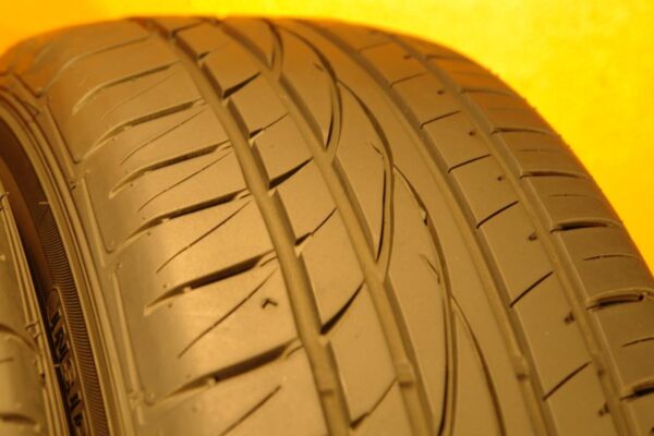 2 used tires 235/65/18 FALKEN - Image 3