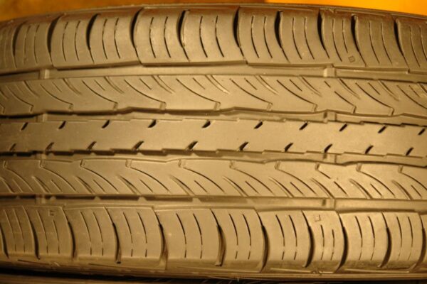 2 used tires 225/55/18 FALKEN - Image 5