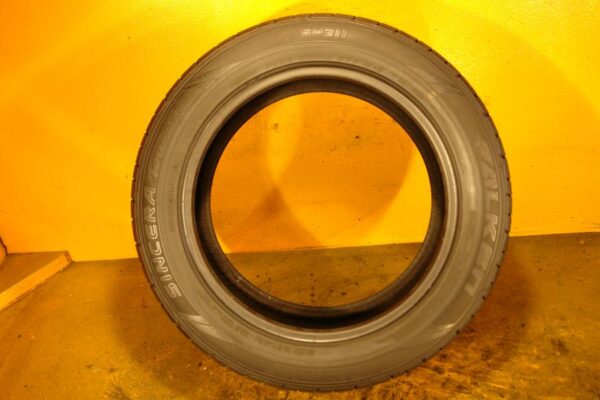 2 used tires 225/55/18 FALKEN - Image 6