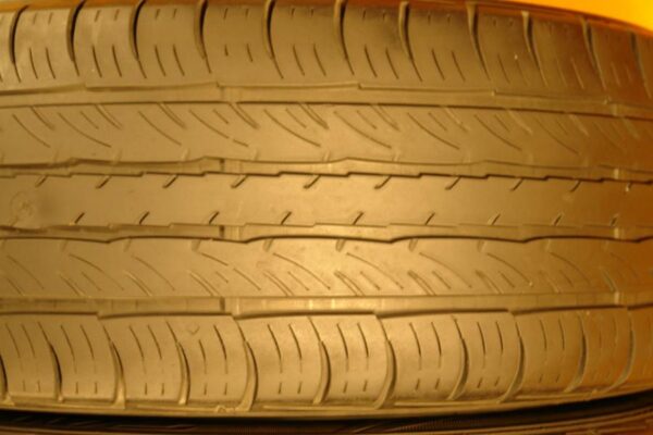 2 used tires 225/55/17 FALKEN - Image 5