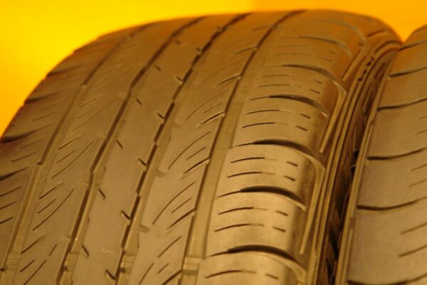 2 used tires 225/55/17 FALKEN - Image 4