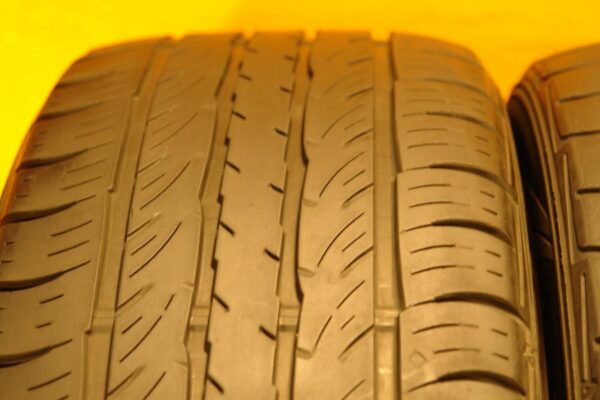 2 used tires 225/55/17 FALKEN - Image 3