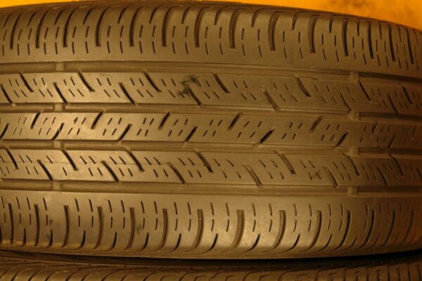 2 used tires 235/50/18 CONTINENTAL - Image 5