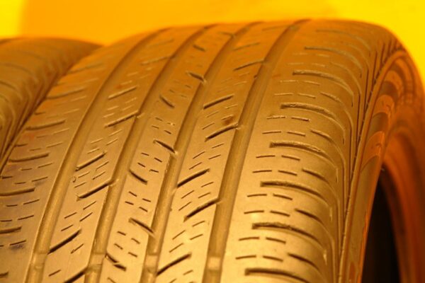 2 used tires 235/50/18 CONTINENTAL - Image 4