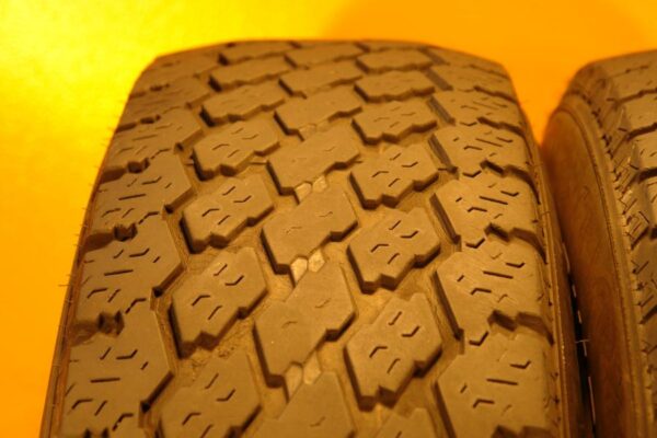 2 used tires LT 31/10.50/15 TRAIL GUIDE - Image 3