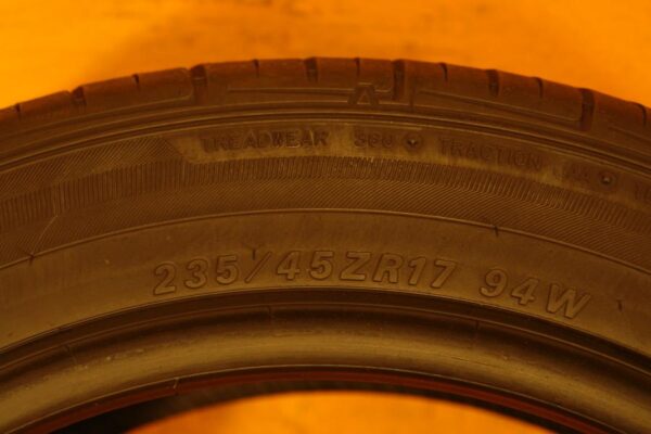 2 used tires 235/45/17 FALKEN - Image 7