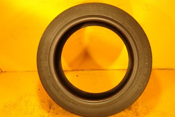 2 used tires 235/45/17 FALKEN - Image 6