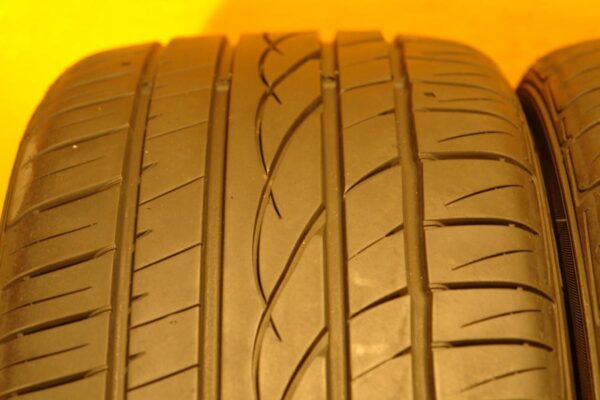 2 used tires 235/45/17 FALKEN - Image 3