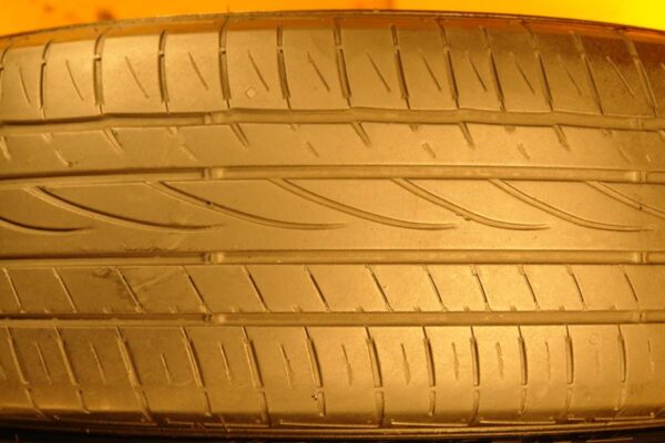 2 used tires 225/65/16 FALKEN - Image 4