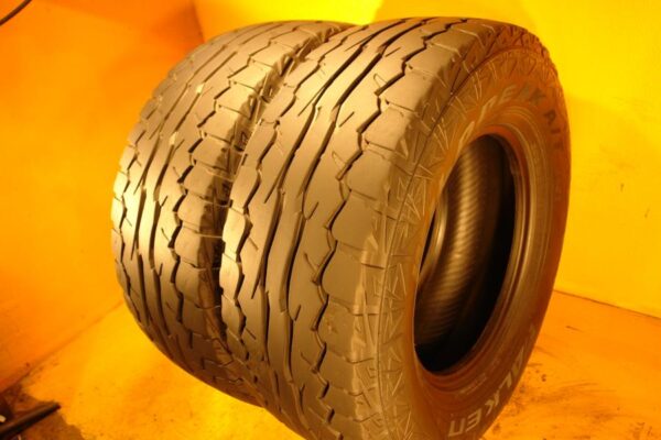 2 used tires LT 305/65/17 FALKEN - Image 2