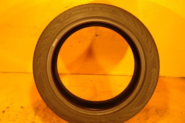 2 used tires 235/45/18 CONTINENTAL - Image 6