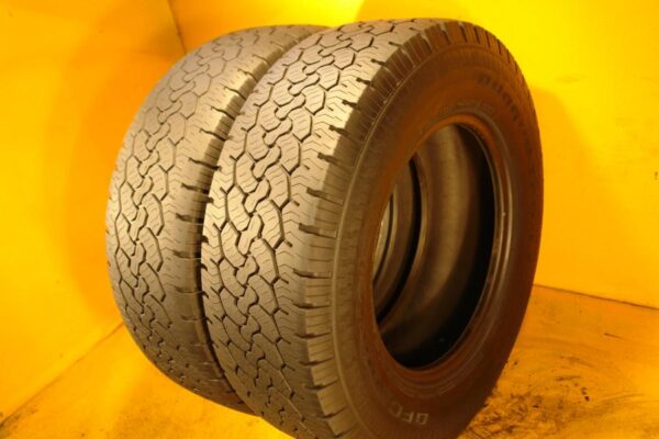 2 used tires LT 265/70/17 BFGOODRICH - Image 2