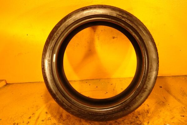 2 used tires 235/40/18 CONTINENTAL - Image 6