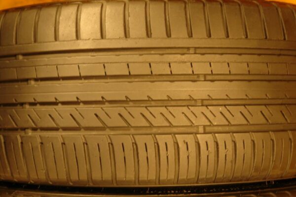 2 used tires 245/40/18 MAYRUN - Image 5