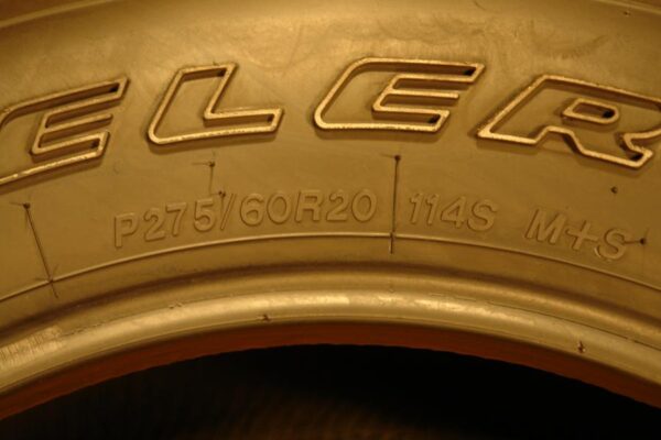 2 used tires 275/60/20 BRIDGESTONE - Image 7