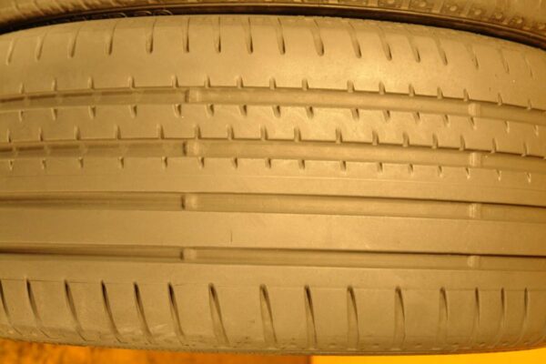 2 used tires 255/35/20 CONTINENTAL - Image 5