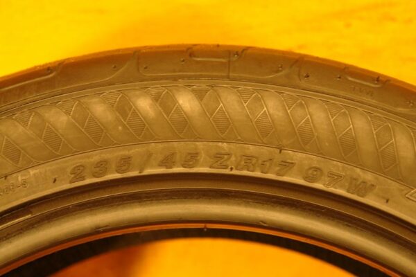 4 used tires 235/45/17 ACCELERA - Image 7