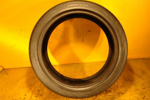 2 used tires 245/40/19 CONTINENTAL - Image 6