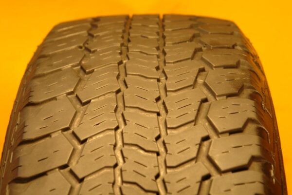 2 used tires LT 265/70/17 EQUALIZER - Image 5