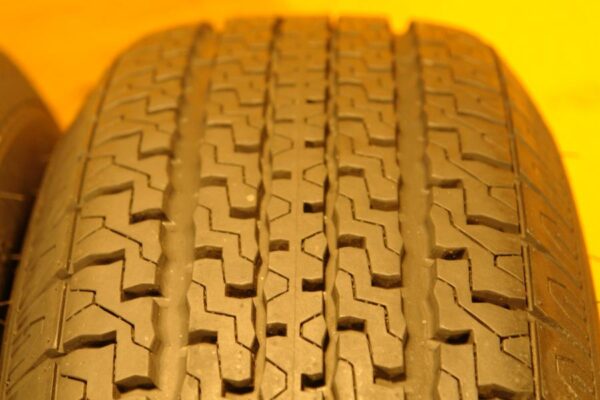 2 used tires ST 225/75/15 TOW - MASTER - Image 4