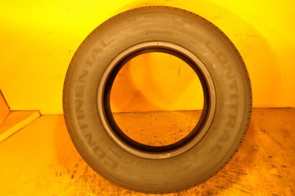 2 used tires 235/70/16 CONTINENTAL - Image 6