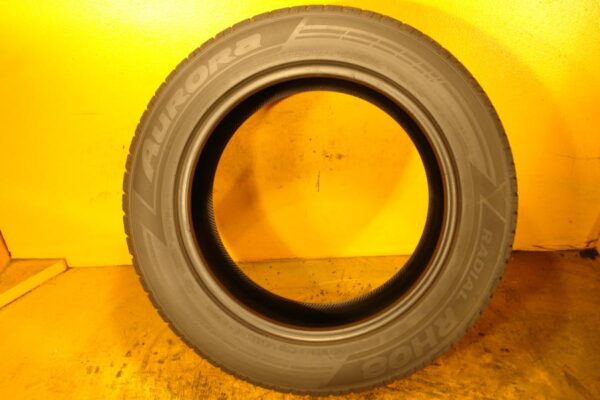 2 used tires 275/55/20 AURORA - Image 5