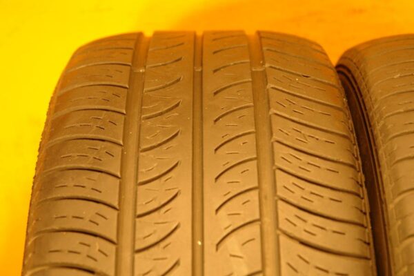 2 used tires 235/55/17 COOPER - Image 4