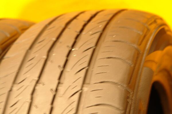 2 used tires 225/60/17 FALKEN - Image 3