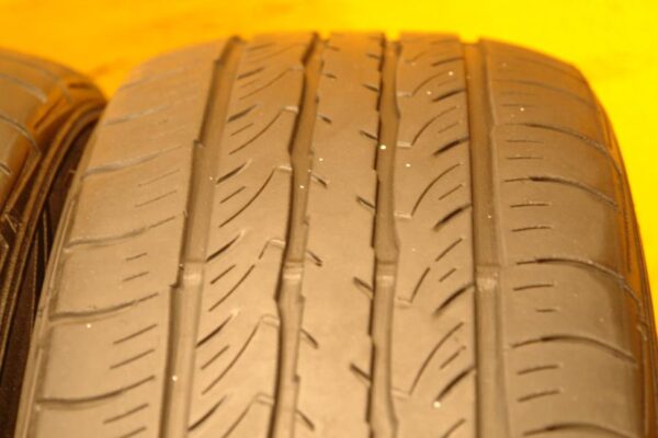 2 used tires 225/60/17 FALKEN - Image 4