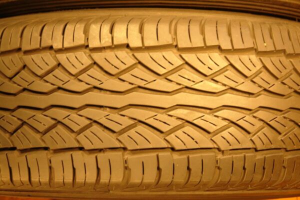 2 used tires 235/70/16 FALKEN - Image 5