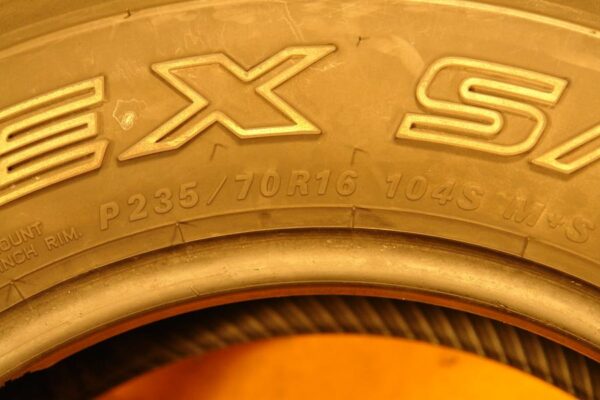 2 used tires 235/70/16 FALKEN - Image 7