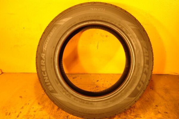 2 used tires 215/60/16 FALKEN - Image 6