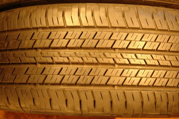 2 used tires 255/55/19 CONTINENTAL - Image 4