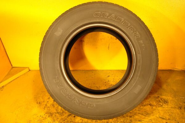 2 used tires 265/65/17 GENERAL - Image 6